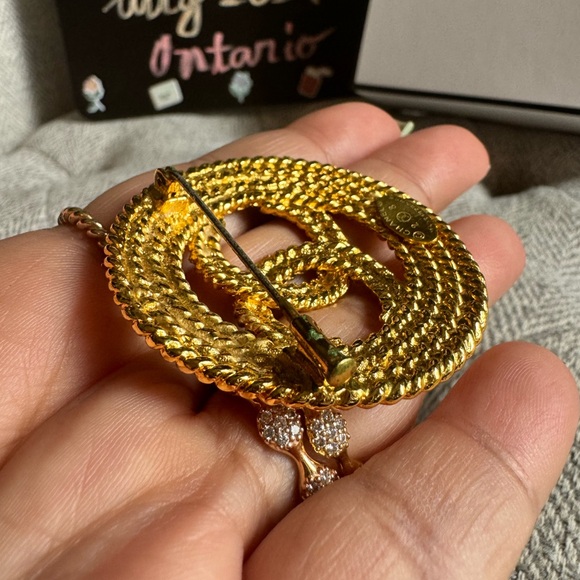 Chanel Vuntage Brooch *PRICE is FIRM* - Picture 9 of 15